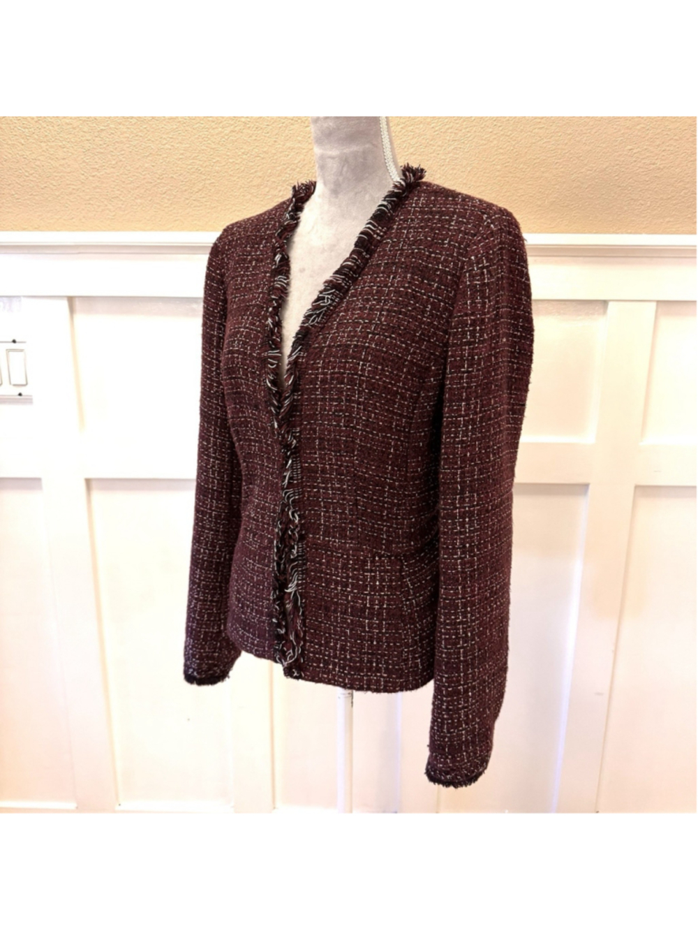 White House Black Market Fringe Tweed Blazer Size:10 Metallic Burgundy Peplum
